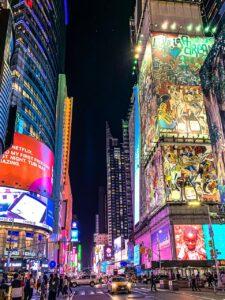Noi Travelista - בלוג טיולים new york, time, broadway, ny, manhattan, car wallpapers, cities, america, the skyscraper, york, travel, new, architecture, neon, car, modern, road, tourism, center, street, city, people, light